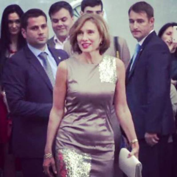 Câți centimetri are în talie Carmen Iohannis. Prima Doamnă a României are dimensiuni de model | FOTO