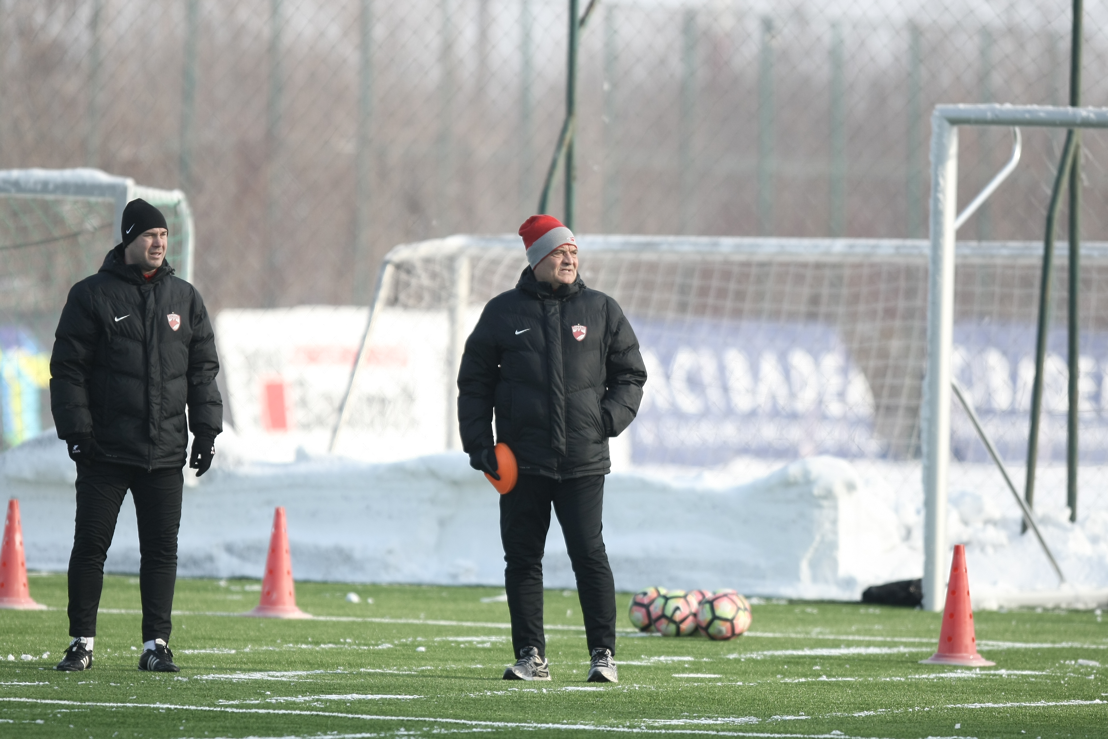 Ioan Andone a condus un antrenament la -14 grade Celsius. Portarul Cobrea s-a transferat la FC Botoșani | GALERIE FOTO & VIDEO