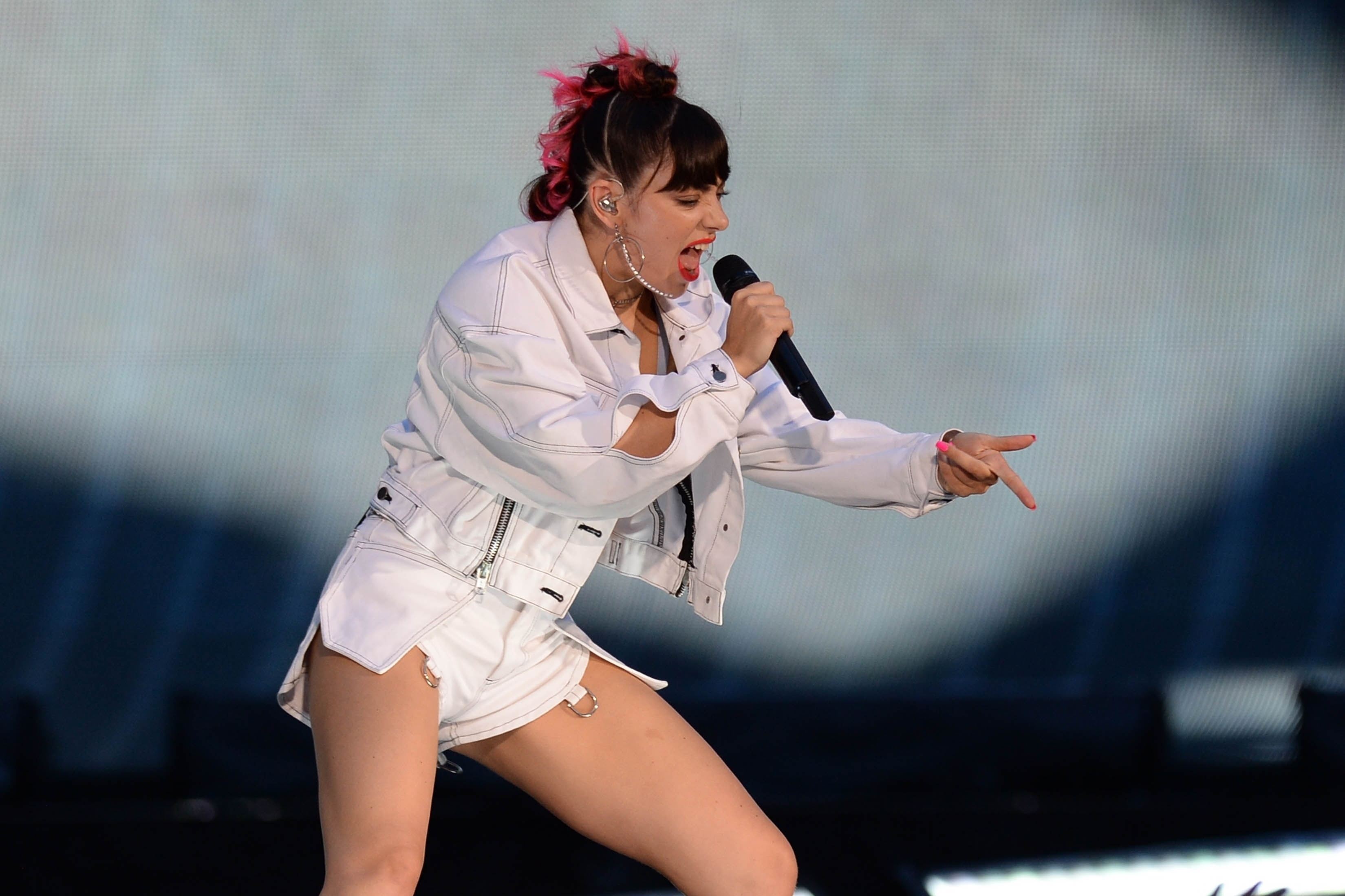 MTV Europe Music Awards 2018. Cântăreața Camila Cabello are cele mai multe nominalizări | FOTO