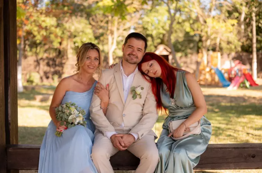 Imagini rare cu  Laurențiu Duță și familia lui