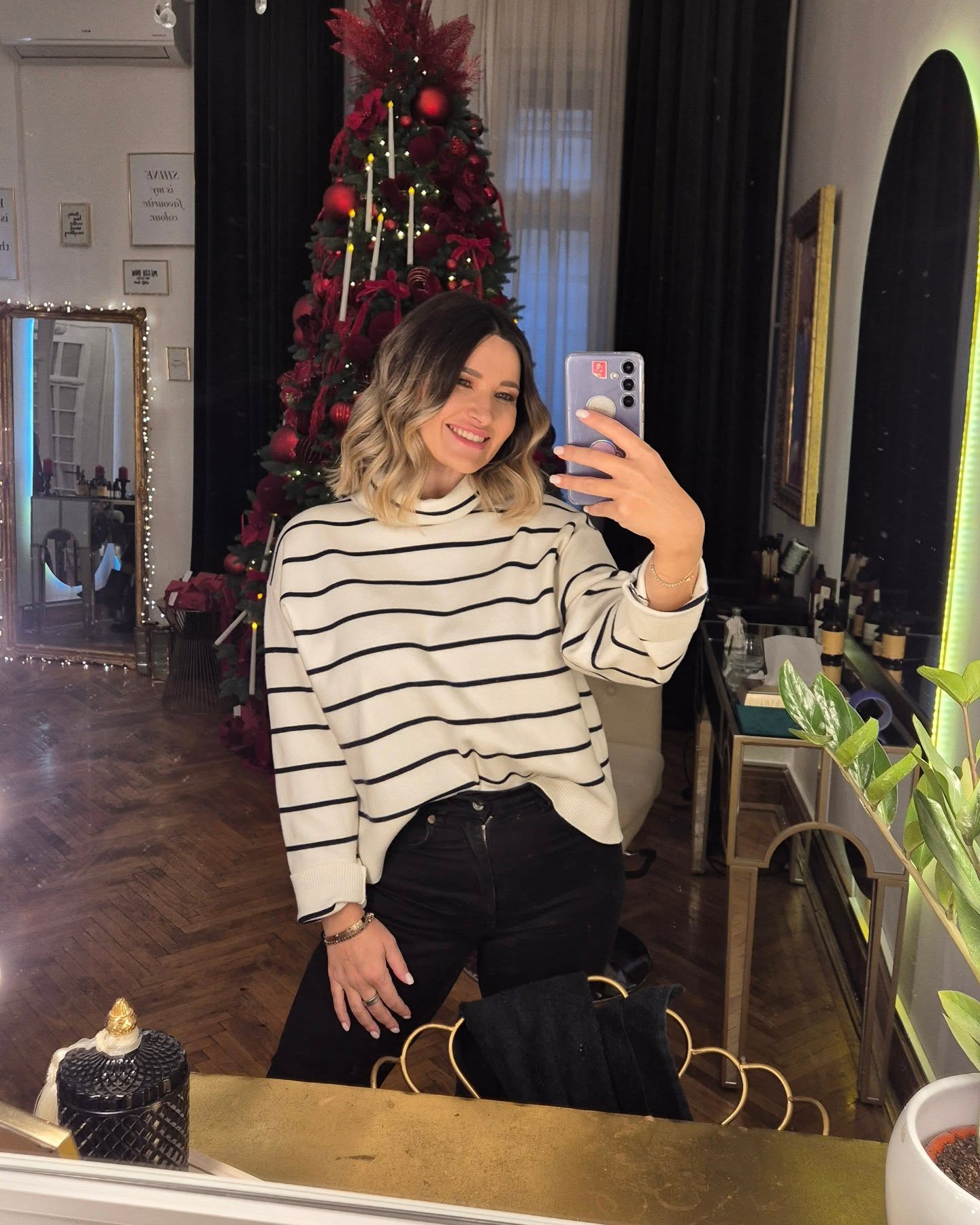Ce sumă de bani a strâns Ela Crăciun în cadrul Festivalului Brazilor de Crăciun. „Știu cât de mulți copii vor să învețe și nu au posibilitatea”