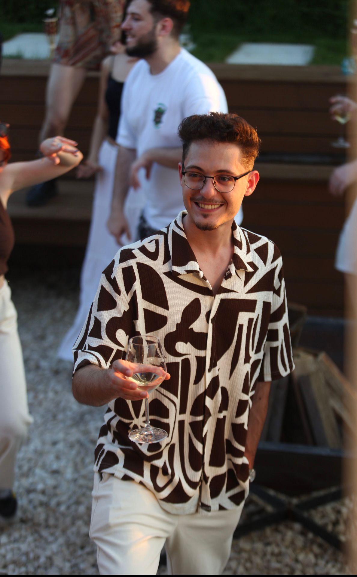 Bogdan BDR, artistul care vrea să dea hitul verii: „Du-Le, Du-Le” este o piesă despre viața noastră, care ne obligă să facem tot și câte un pic din toate”