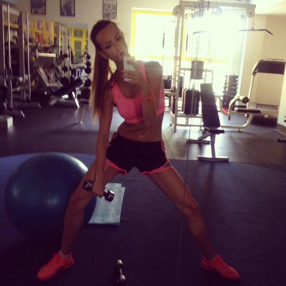 Tomas Berdych și modelul Ester Satorova nu sunt cuminți deloc / GALERIE FOTO SEXY