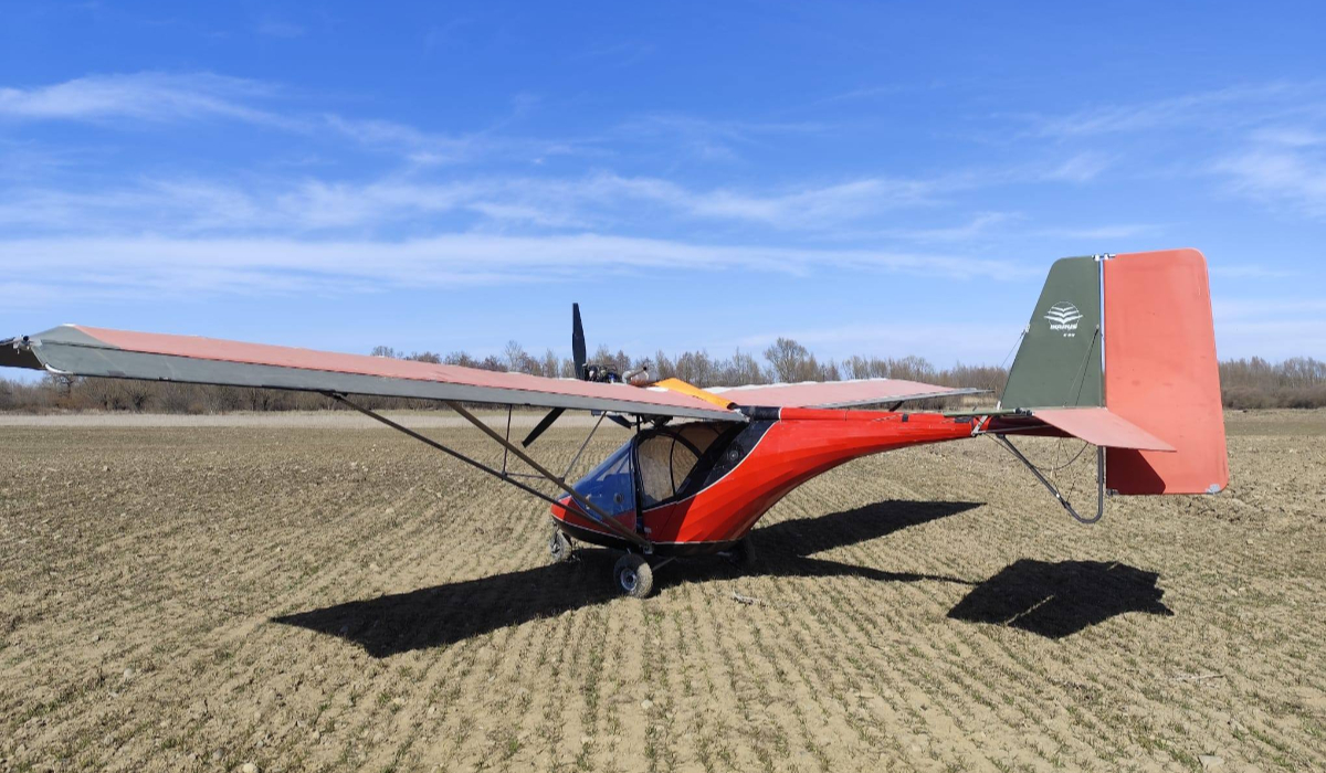 Un ucrainean a fugit de război cu un avion privat, a intrat ilegal în spațiul aerian al României și a aterizat pe un câmp, la Suceava