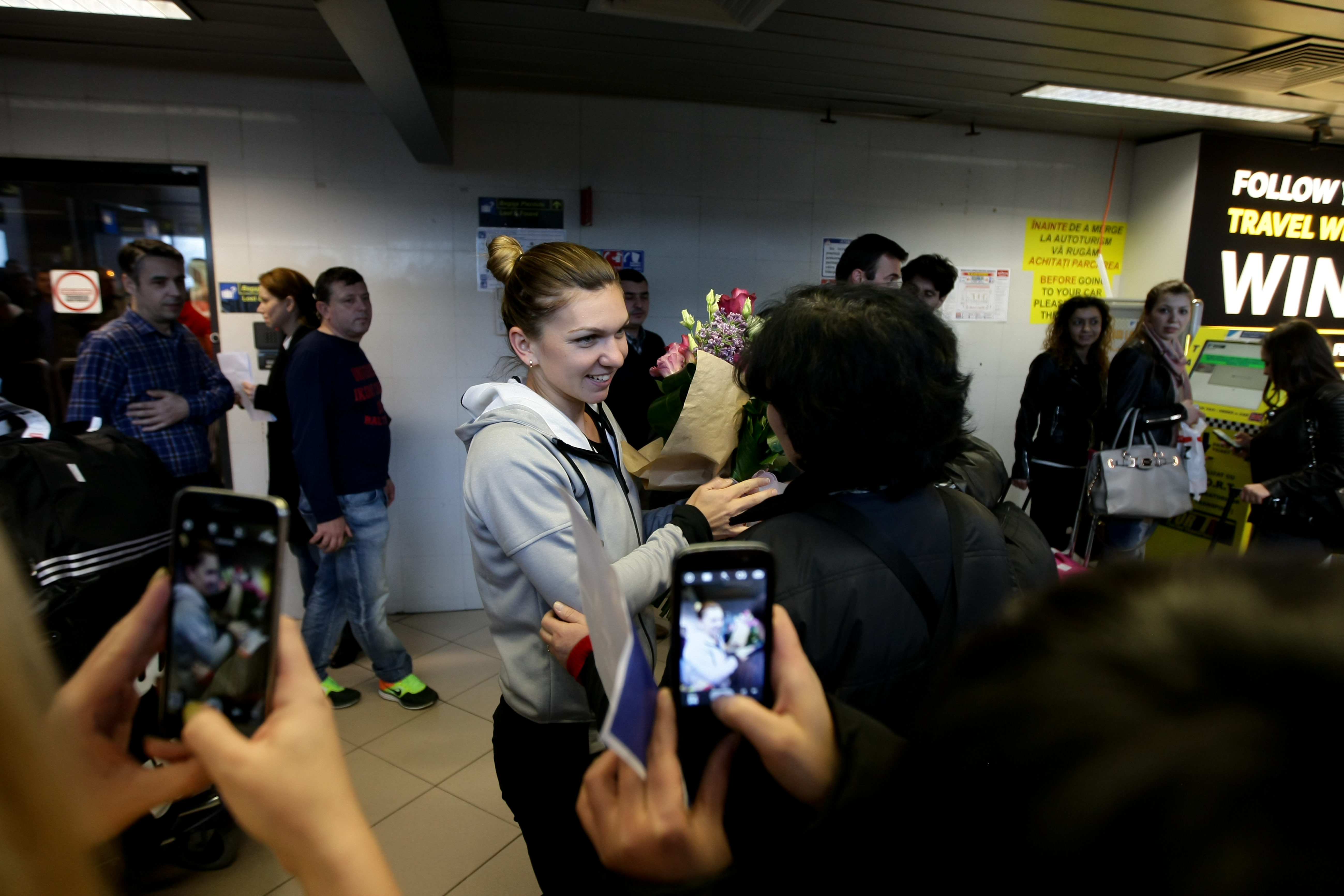 Simona Halep s-a întors acasă de la Australian Open / GALERIE FOTO