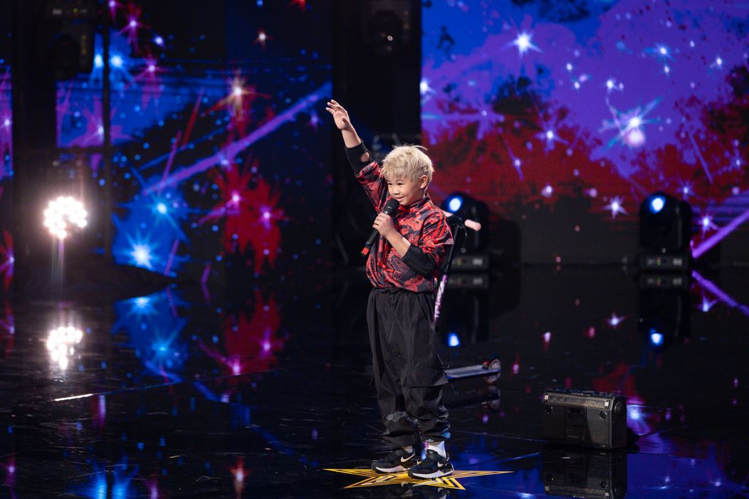 Bboy Nana, puștiul-fenomen de la „Românii au talent”, sezon 14. Mihai Bobonete i-a dat Golden Buzz: „Sunt șocat de-a dreptul! Tu ai văzut ce a făcut băiatul ăsta?”