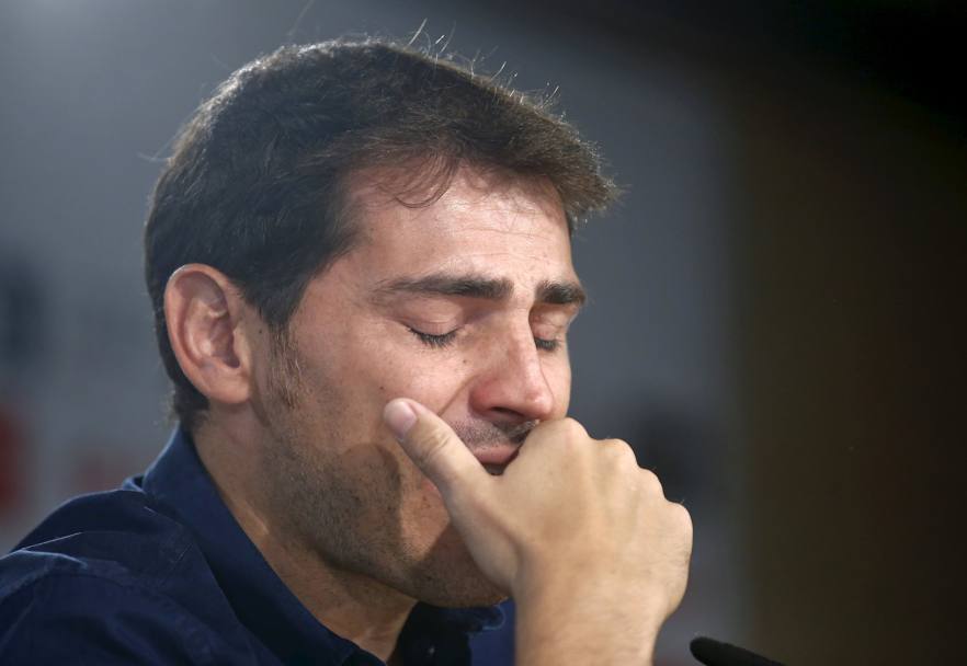 Legendarul portar Iker Casillas a plâns ca un copil la despărțirea de Real Madrid. ^"Nu vă voi uita niciodată. Hai, Madrid!" / GALERIE FOTO & VIDEO