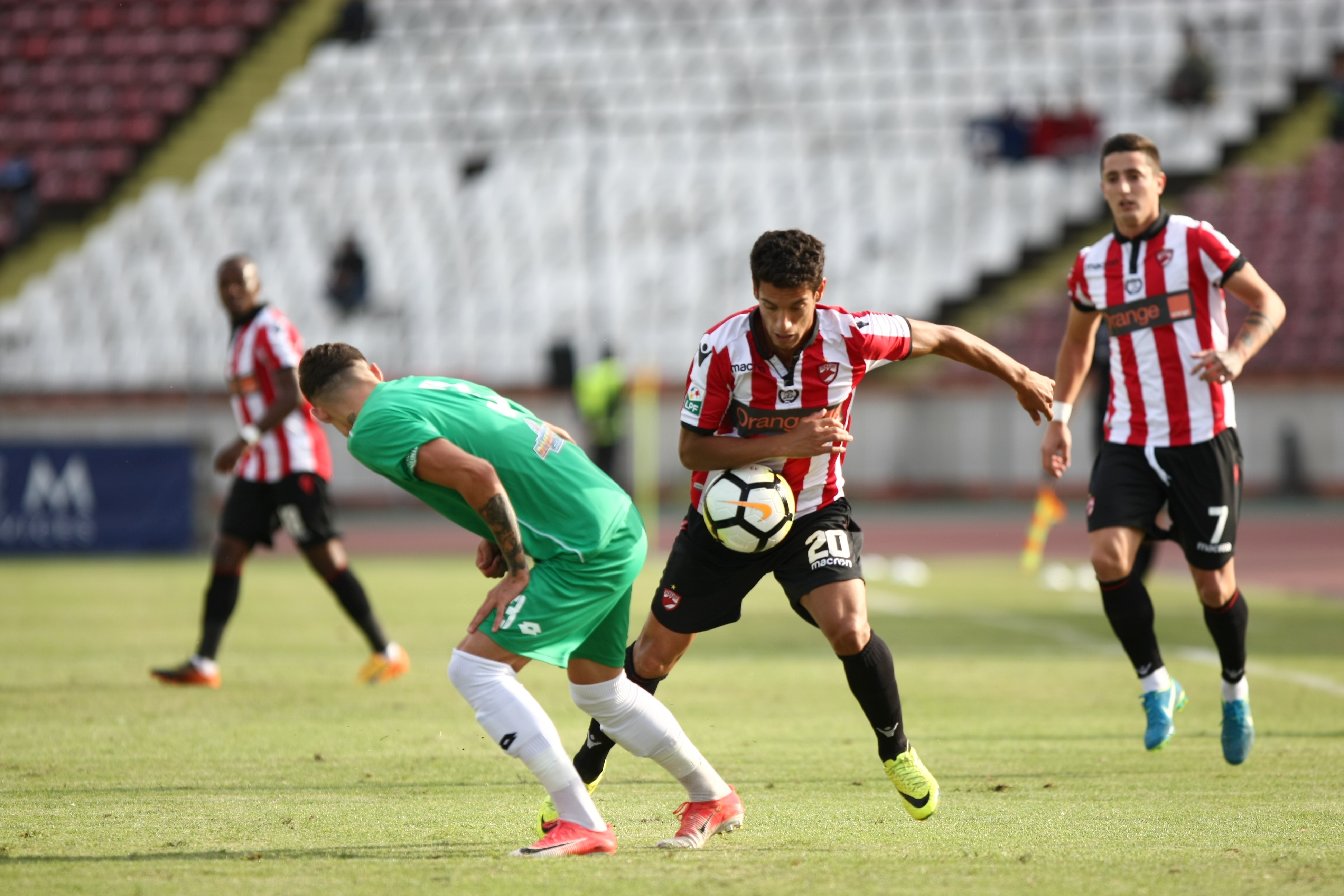 Liga 1, etapa a 11-a (restanță). Dinamo - Concordia. Lovitură de teatru în Ștefan cel Mare. Reacții: ”Nu trebuie să mai ieșim din casă” | FOTO&VIDEO