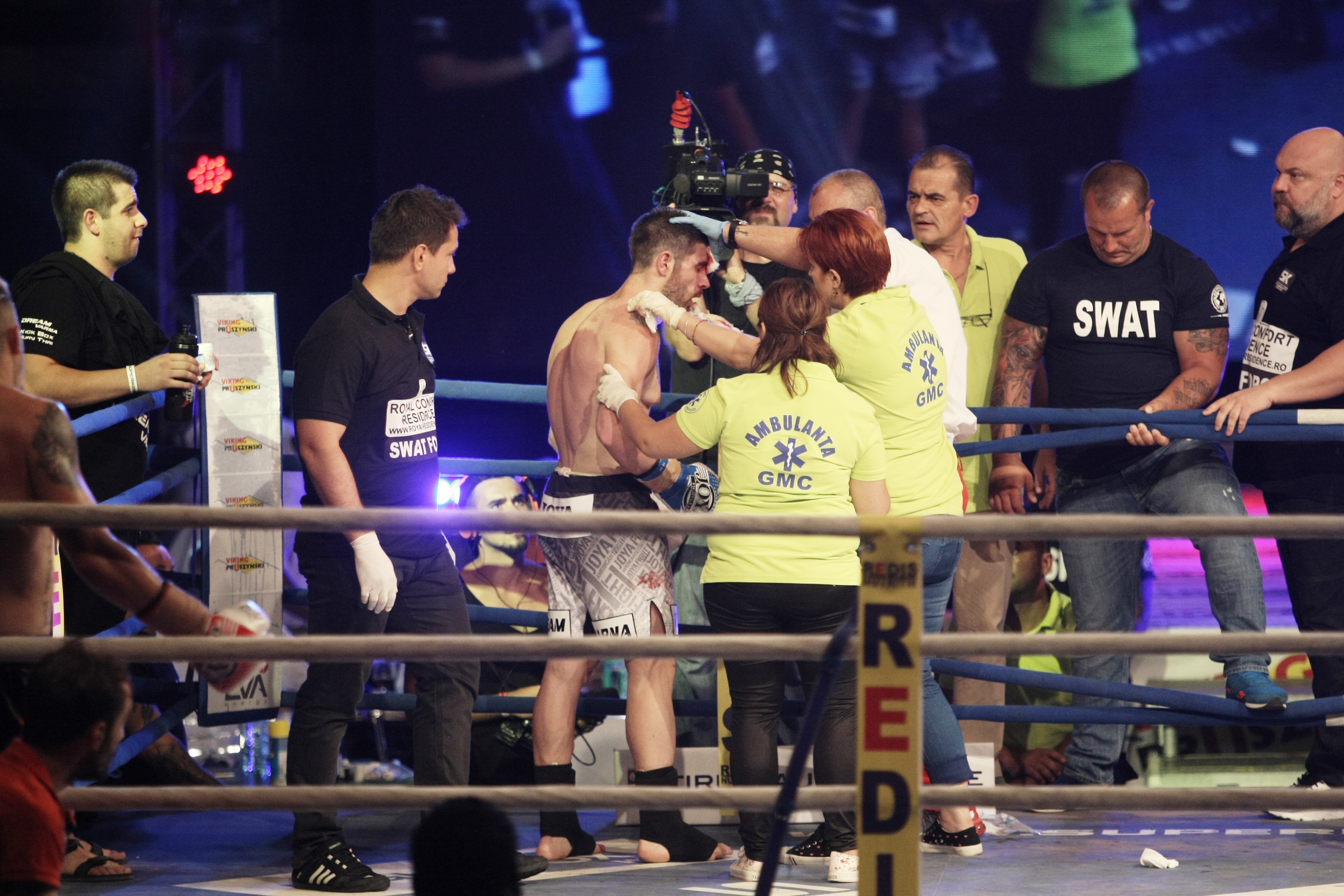 Superkombat. Seară cu pumni și cu picioare, dar nu de domnișoare! Bacary Sagna a venit la show | REZULTATELE GALEI