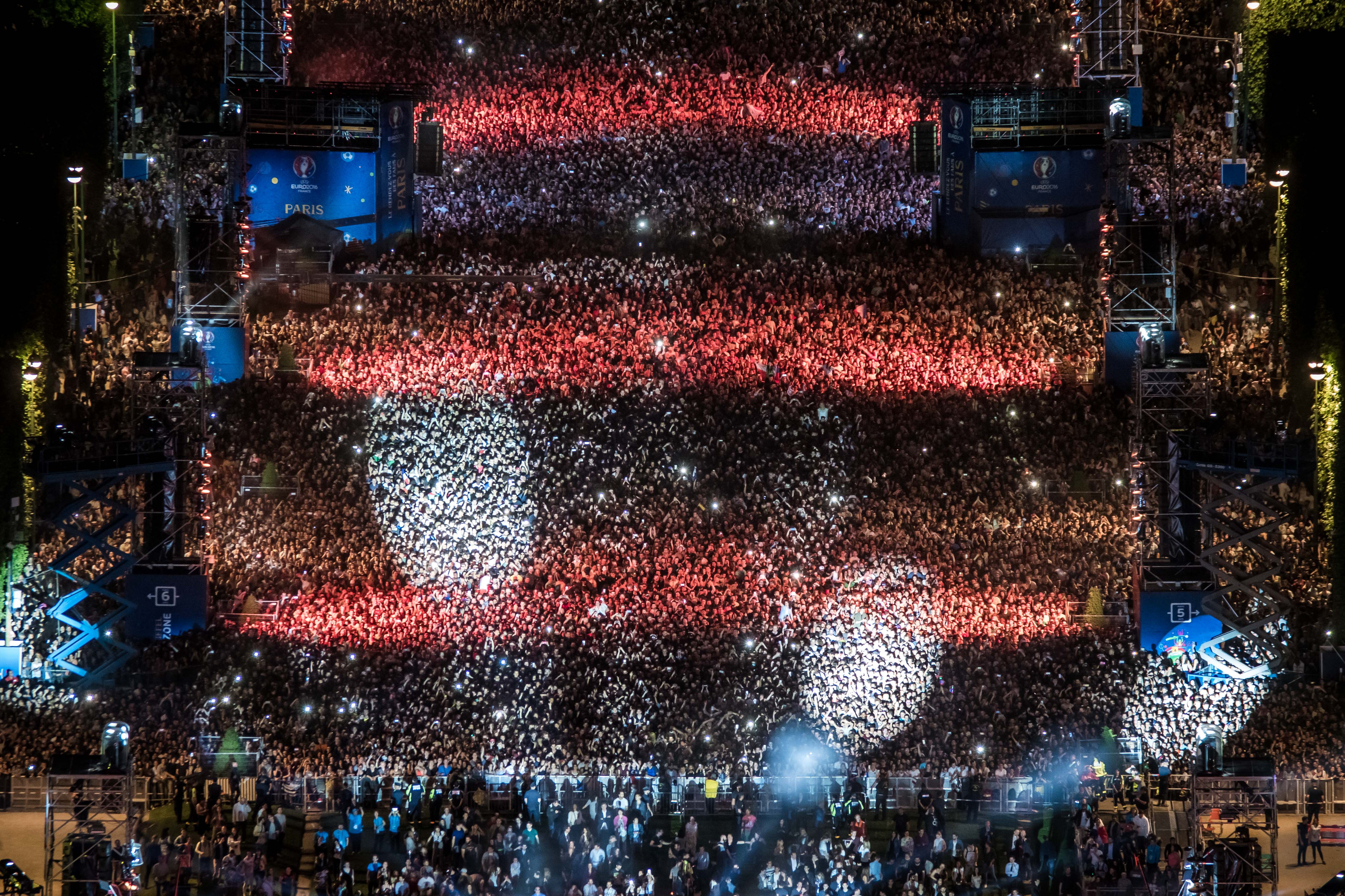 Euro 2016. ”Libertatea” a fost la fan-zonul uriaș din Paris, deschis cu un concert David Guetta, în prezența a zeci de mii de oameni. Securitate strictă / GALERIE FOTO și VIDEO