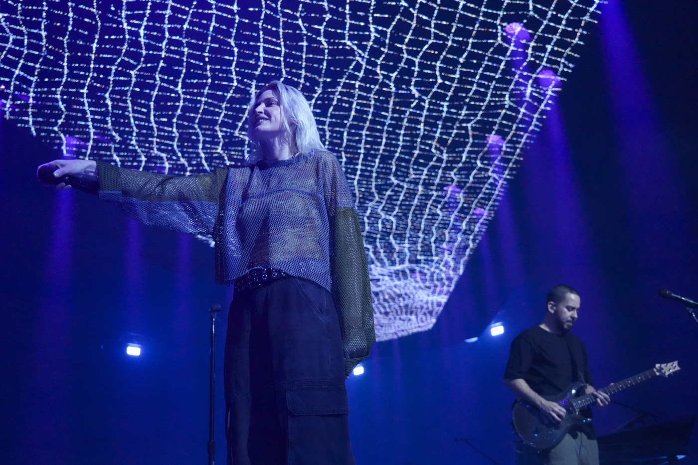 Trupa Linkin Park s-a reunit la 7 ani de la moartea lui Chester Bennington. Cine e Emily Armstrong, noua co-vocalistă a formației