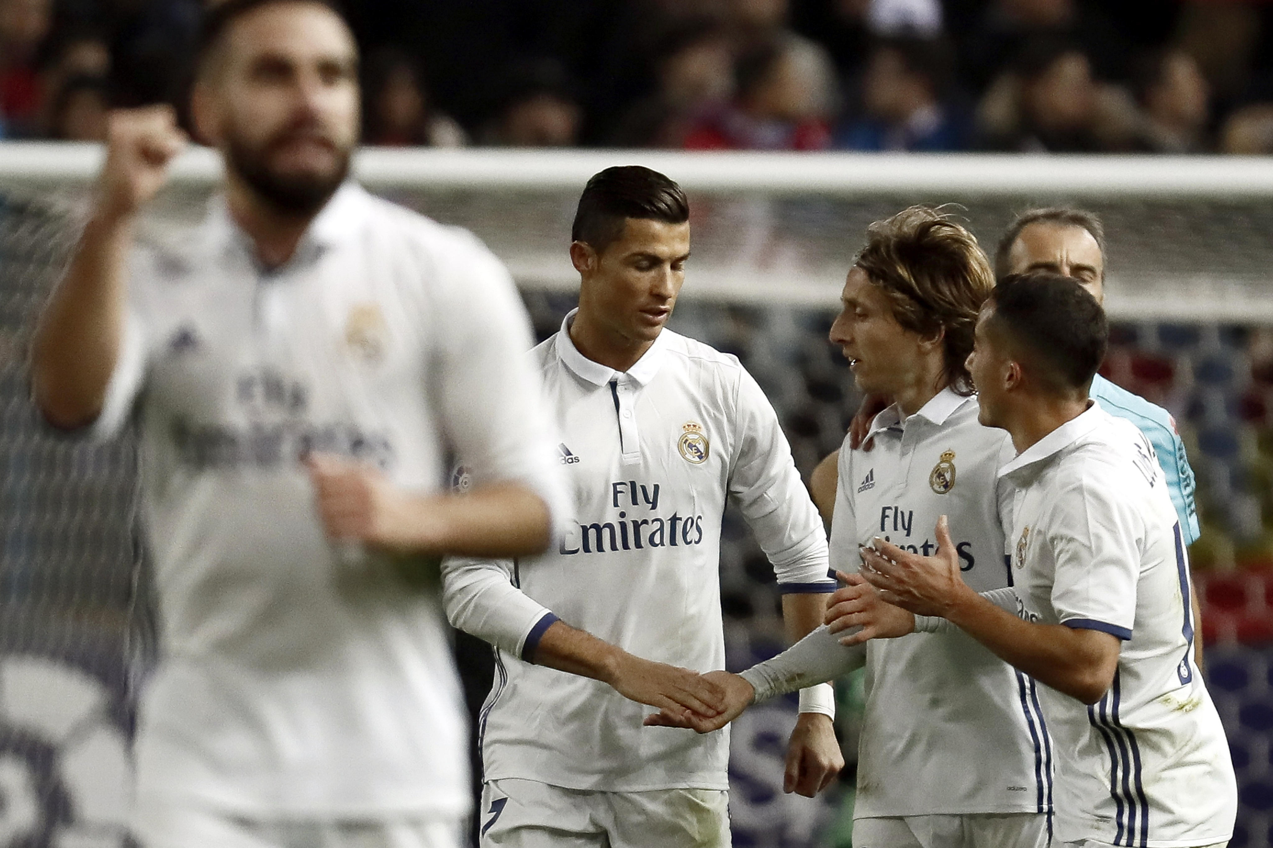Cristiano Ronaldo l-a întrecut și pe Di Stefano. Hat-trick pentru atacantul Realului în derby-ul cu Atletico