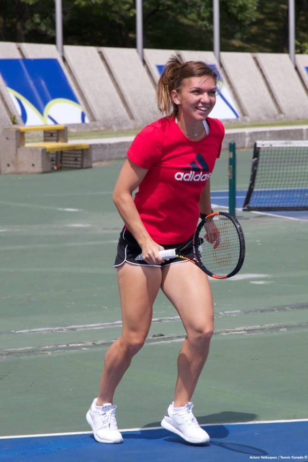 Întâlnire de nota 10, la Montreal, între Nadia Comăneci și Simona Halep GALERIE FOTO