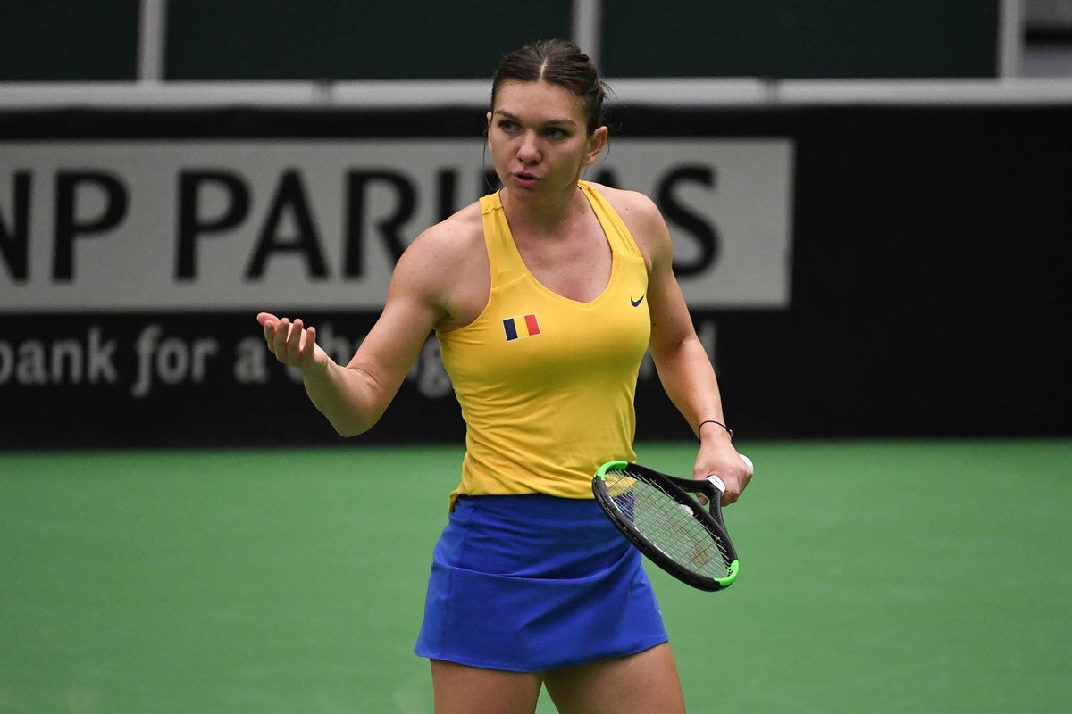 Simona Halep a învins-o dramatic pe Karolina Pliskova. ”A fost ca o finală de Mare Șlem”. România - Cehia 2-1