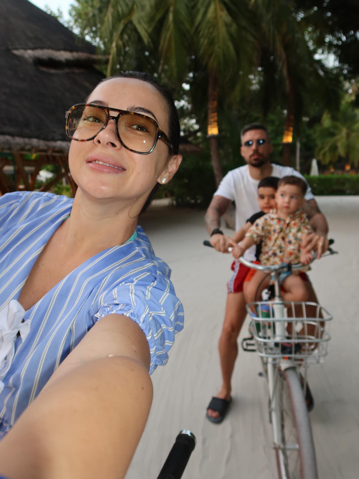 Cum a apărut Vlăduța Lupău pe plaja din Maldive. Cu cine a plecat artista în vacanță. „Cred că a fost cea mai bună decizie”