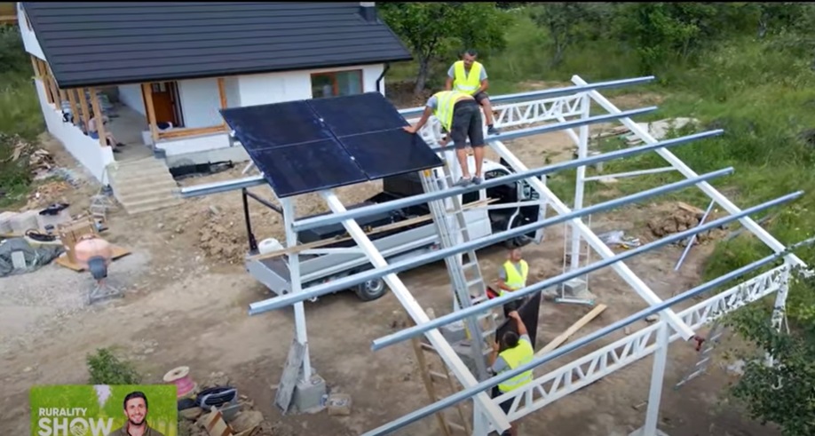 Dragoș Bucur și-a construit casă la țară: „M-am hotărât să mă fac țăran”. Primele imagini cu actorul pe tractor și cu noua locuință