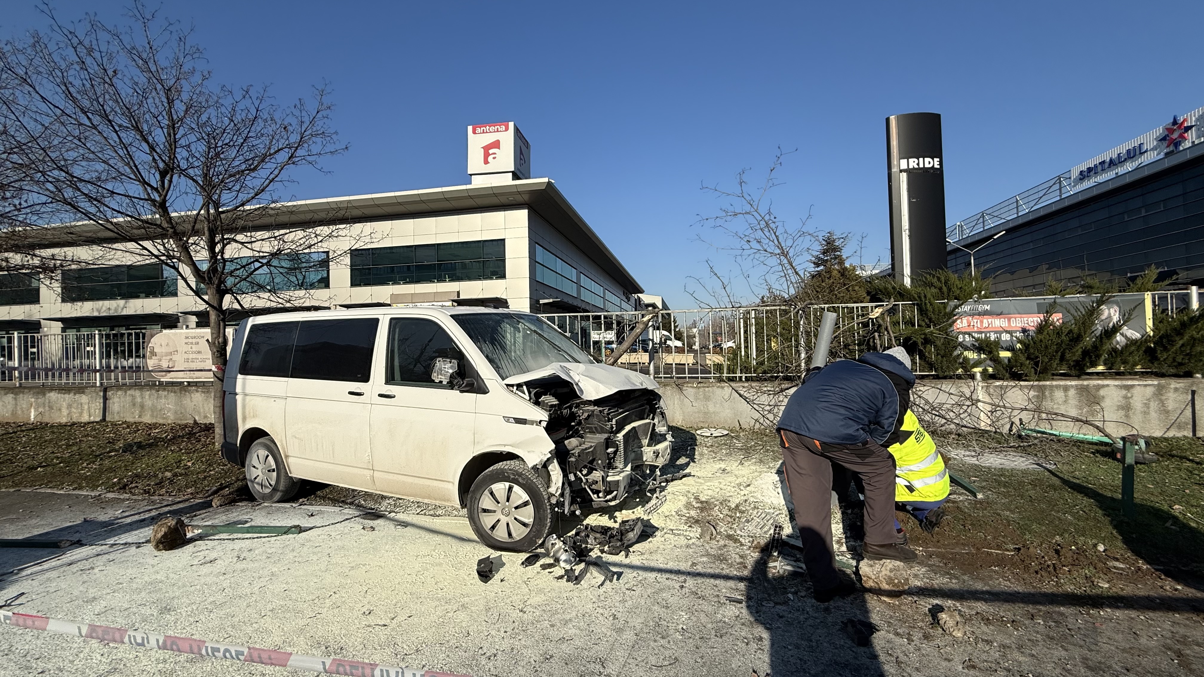 Femeie din București, spulberată de o mașină pe trotuar, pe Bulevardul Dimitrie Pompeiu. Șoferul nu era băut sau drogat