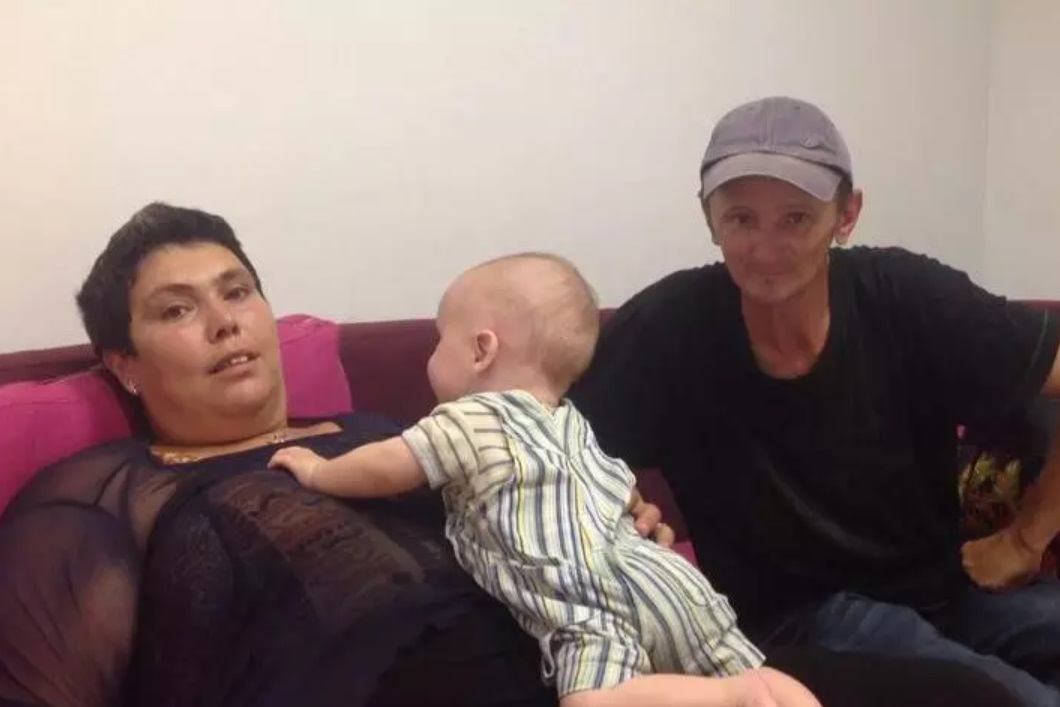 Ioana Tufaru s-a mutat cu chirie, după ce a fost nevoită să plece din locuința oferită de Gigi Becali. Cum arată apartamentul în care stă în prezent cu familia ei: „Trebuie să...”