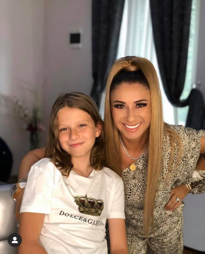 Ce cadouri a primit Bebeto la împlinirea vârstei de 18 ani. Anamaria Prodan: „Așa își va începe Laurențiu jr viața, fără grija zilei de mâine”