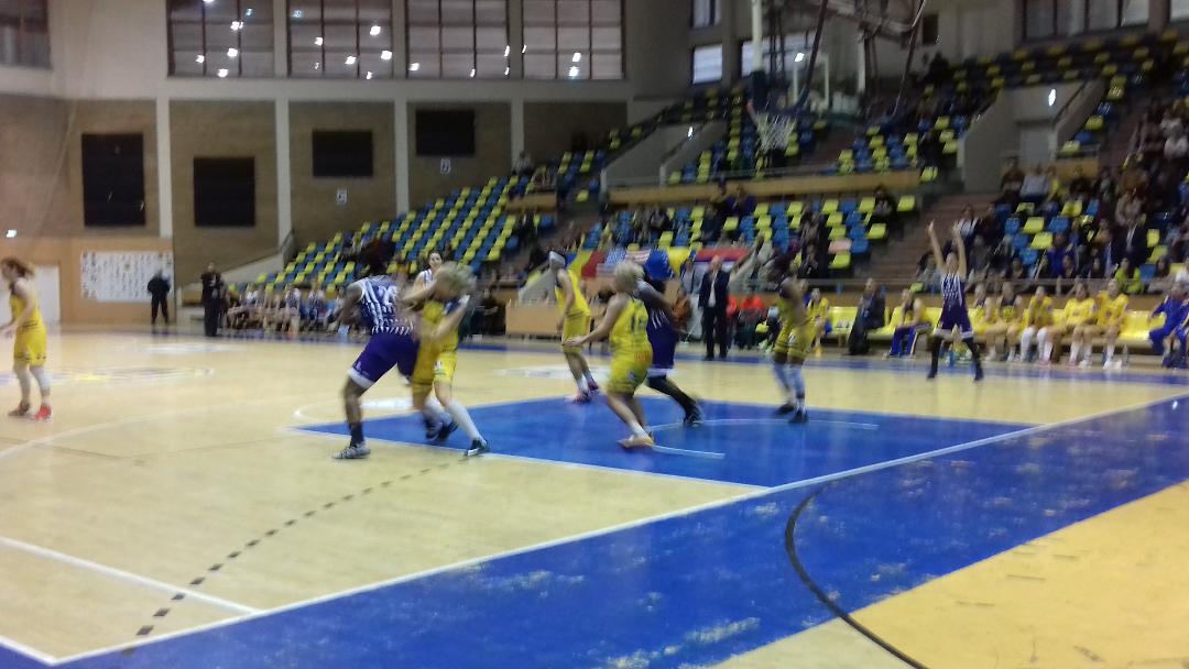 Record în baschetul românesc. La meciul FCC ICIM Arad - SCM Timișoara, un sfert s-a terminat cu scorul 18-0 / GALERIE FOTO