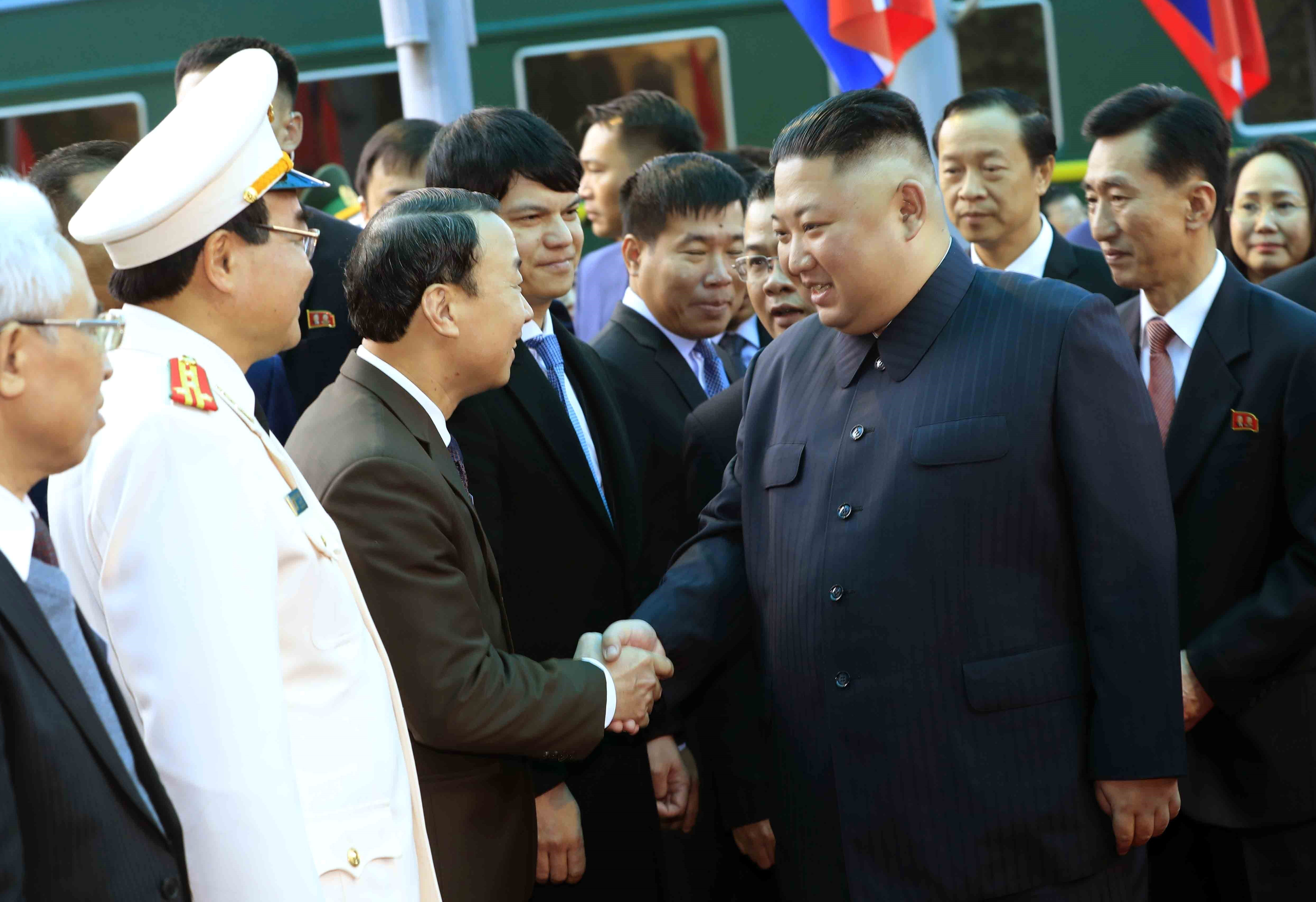 FOTO | Kim Jong-Un a ajuns în Vietnam, pentru summitul dintre Statele Unite şi Coreea de Nord. Liderul nord-coreean, întâmpinat cu covor roșu