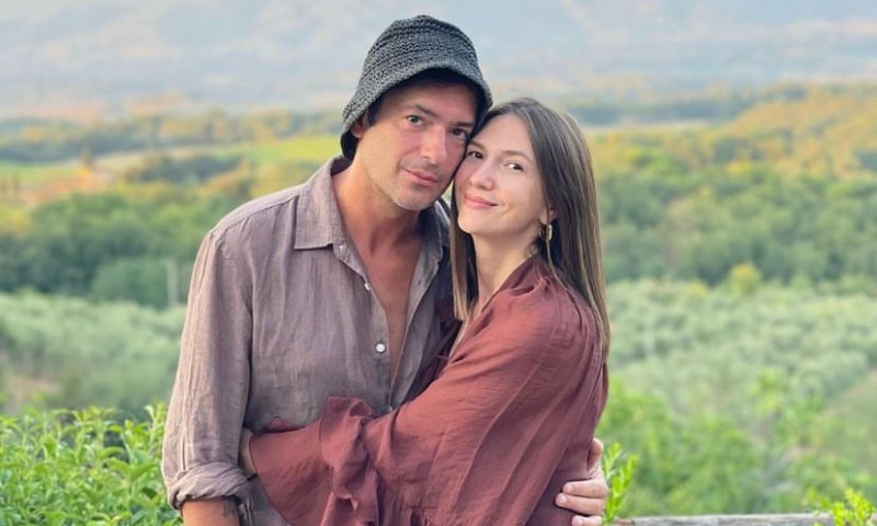 Ce crede ispita Alin Simoiu de la „Insula iubirii” despre soția prezentatorului Radu Vâlcan: „Un prieten foarte bun e rudă cu Adela Popescu”