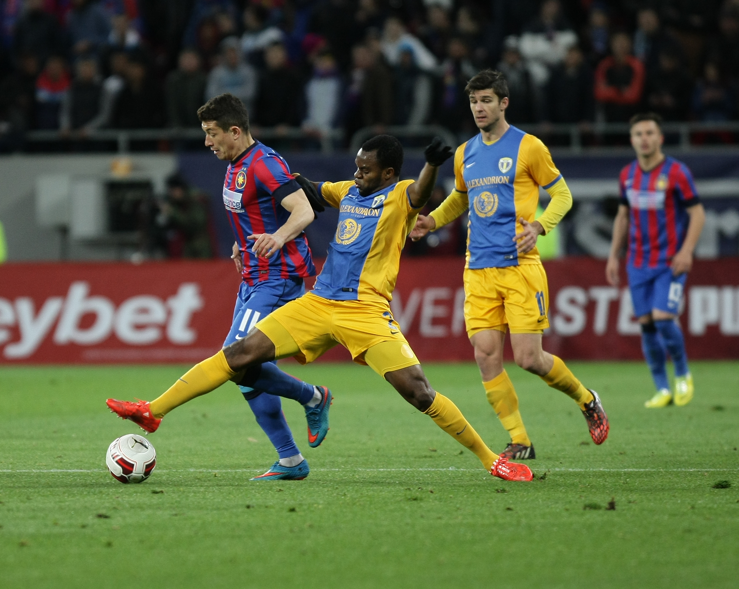 STEAUA - PETROLUL 3-1 (în tur, 1-1). ”Lupii” au fost mielușei / VIDEO