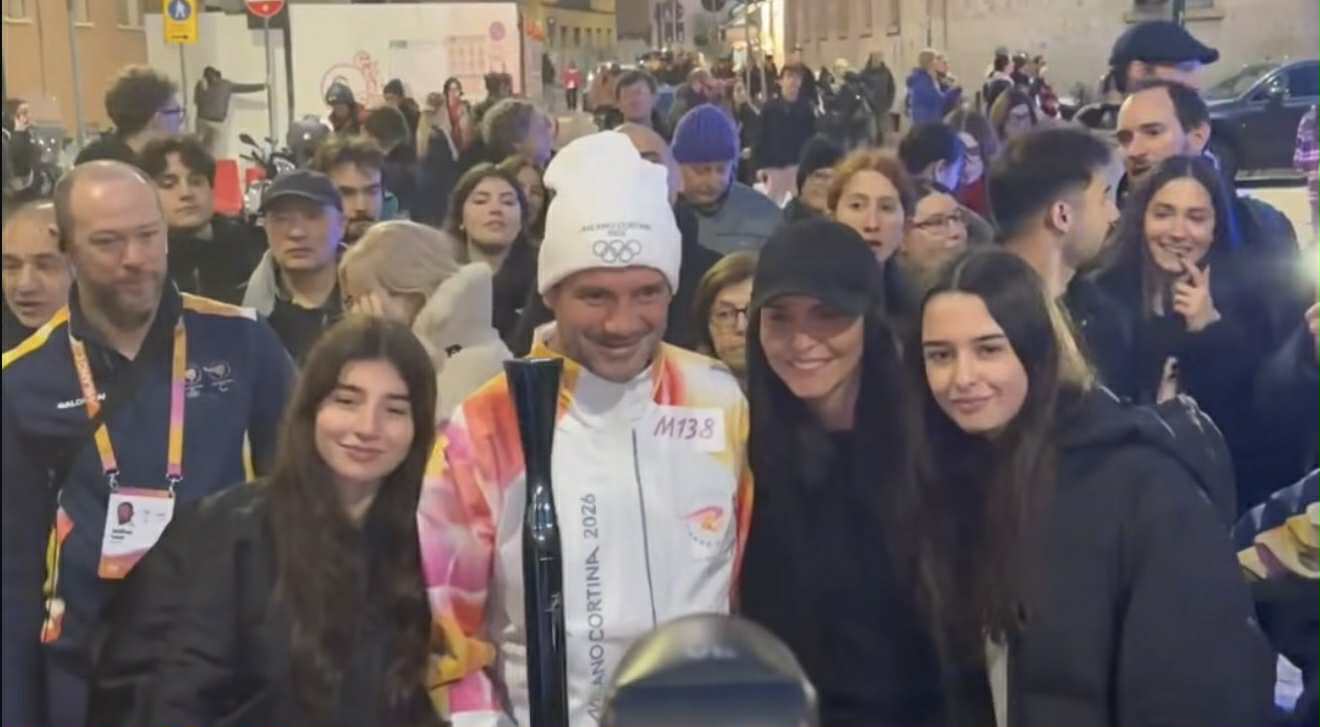 Cristi Chivu, imagine emoționantă după câștigarea Cupei Italiei. Și-a îmbrățișat soția și fiicele chiar pe teren