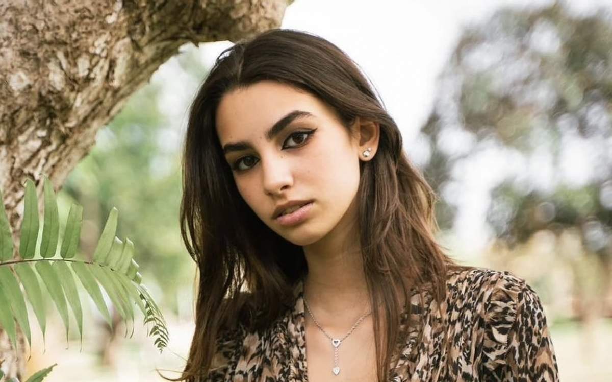 Adriana, fata cea mare a lui Adrian Mutu, a absolvit liceul. Cum a apărut tânăra la brațul fostului fotbalist. „Ridică-te, ține capul sus”