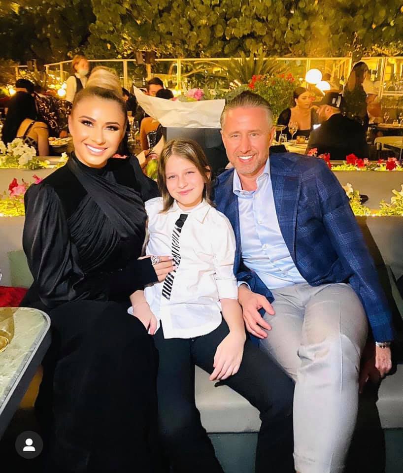 Fiul Anamariei Prodan, Bebeto, a absolvit liceul. Laurențiu Reghecampf a lipsit de la festivitate. „Are timp să se uite la bătrânețe și să se căiască pentru că a părăsit un asemenea copil minunat”