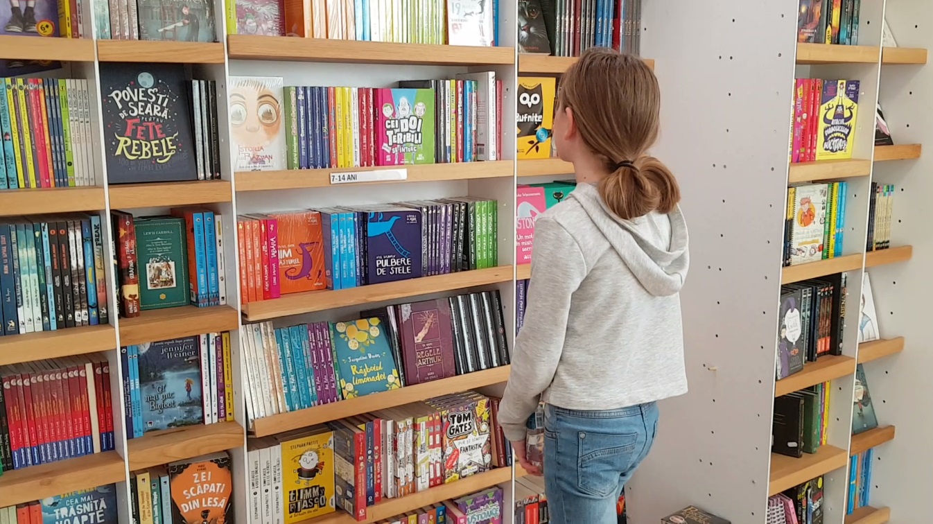 VIDEO/A schimbat Minecraft-ul cu cărțile și acum este booktuber. Andi Vlădoiu, la 10 ani, este un Dan C.Mihăilescu în online