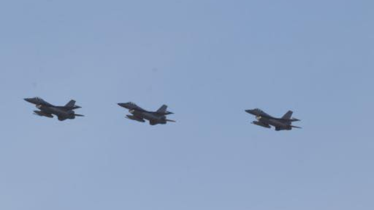 Trei aeronave F-16 Fighting Falcon, cumpărate de la Norvegia, au sosit la Câmpia Turzii
