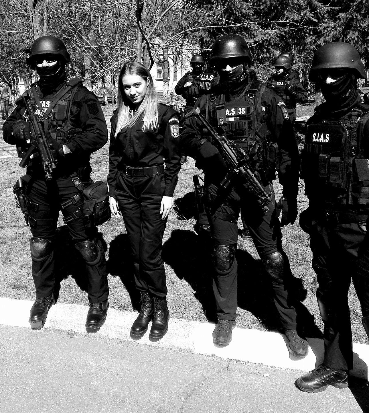 REPORTAJ/ Gabriela Moise este șefă de promoție și va îmbrăca în curând haina de jandarm: "Nu-mi place să-mi planific viitorul în detaliu, ci să mă surprindă"
