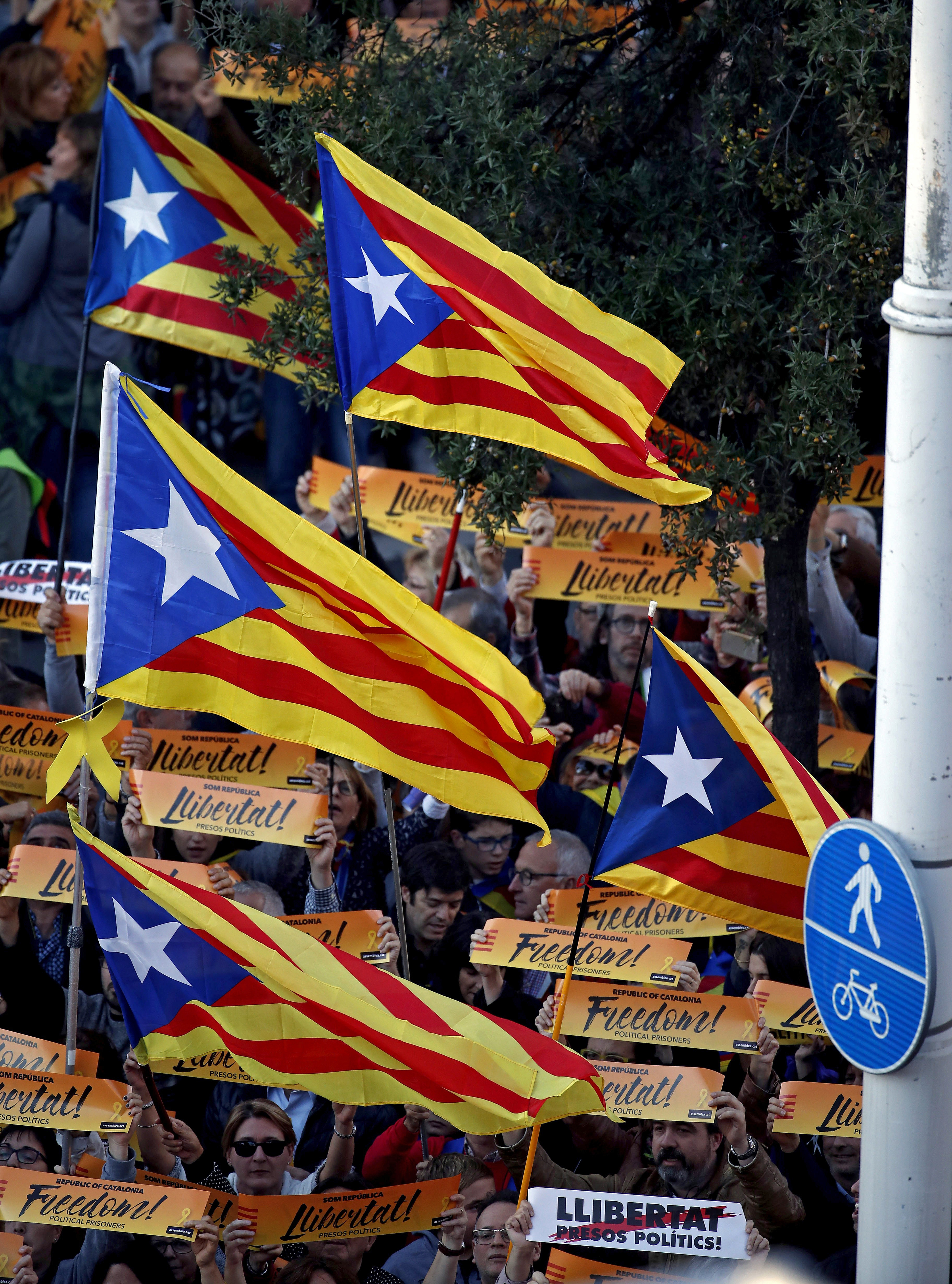 FOTO/ 750.000 de oameni au participat la un miting în Barcelona pentru eliberarea liderilor separatiști încarcerați