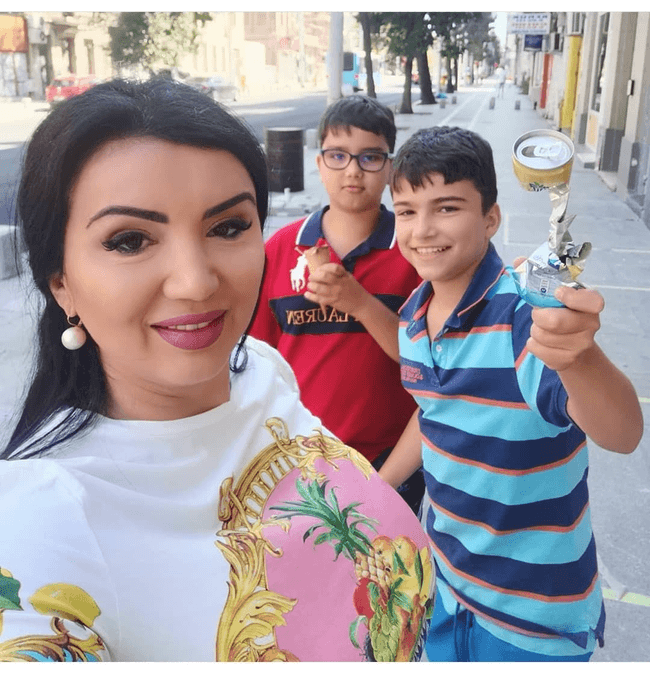 Imagine rară cu Adriana Bahmuțeanu și băieții ei. Eduard și Maximus locuiesc cu Silviu Prigoană, tatăl lor