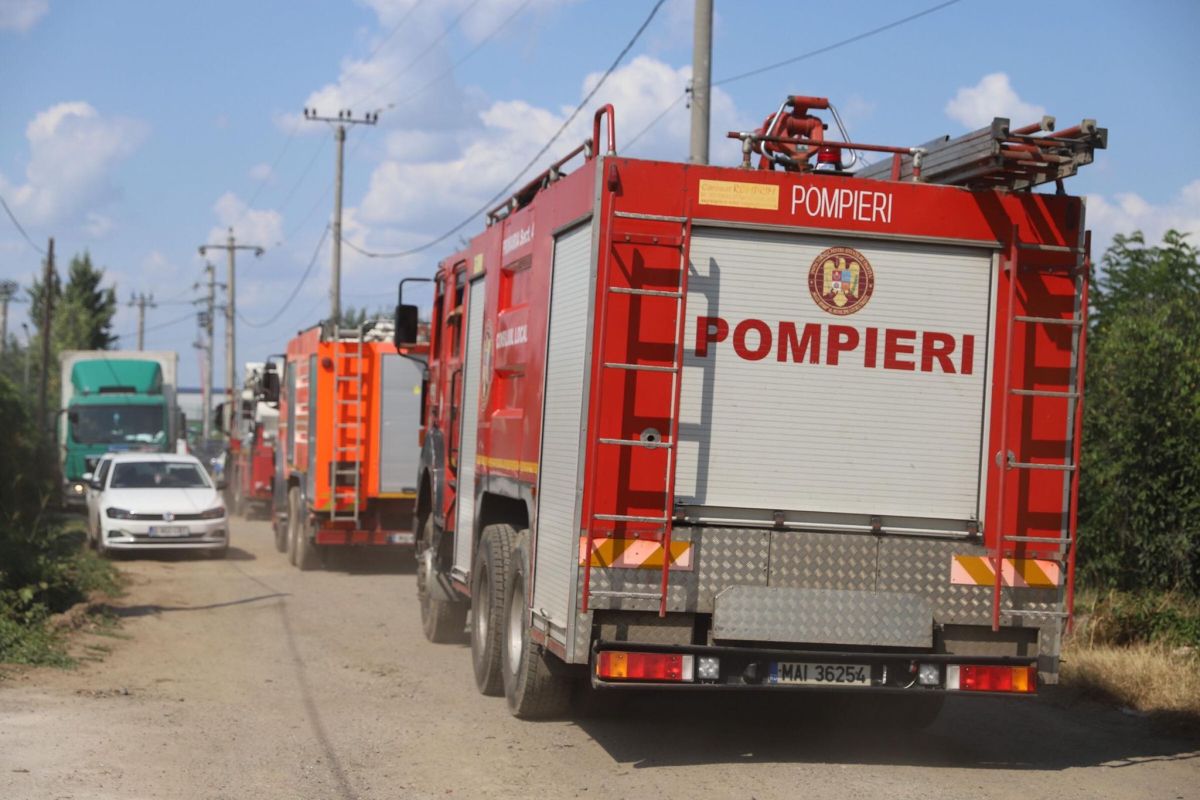 Imagini de la locul exploziei din Popești-Leordeni, soldată cu 11 răniți