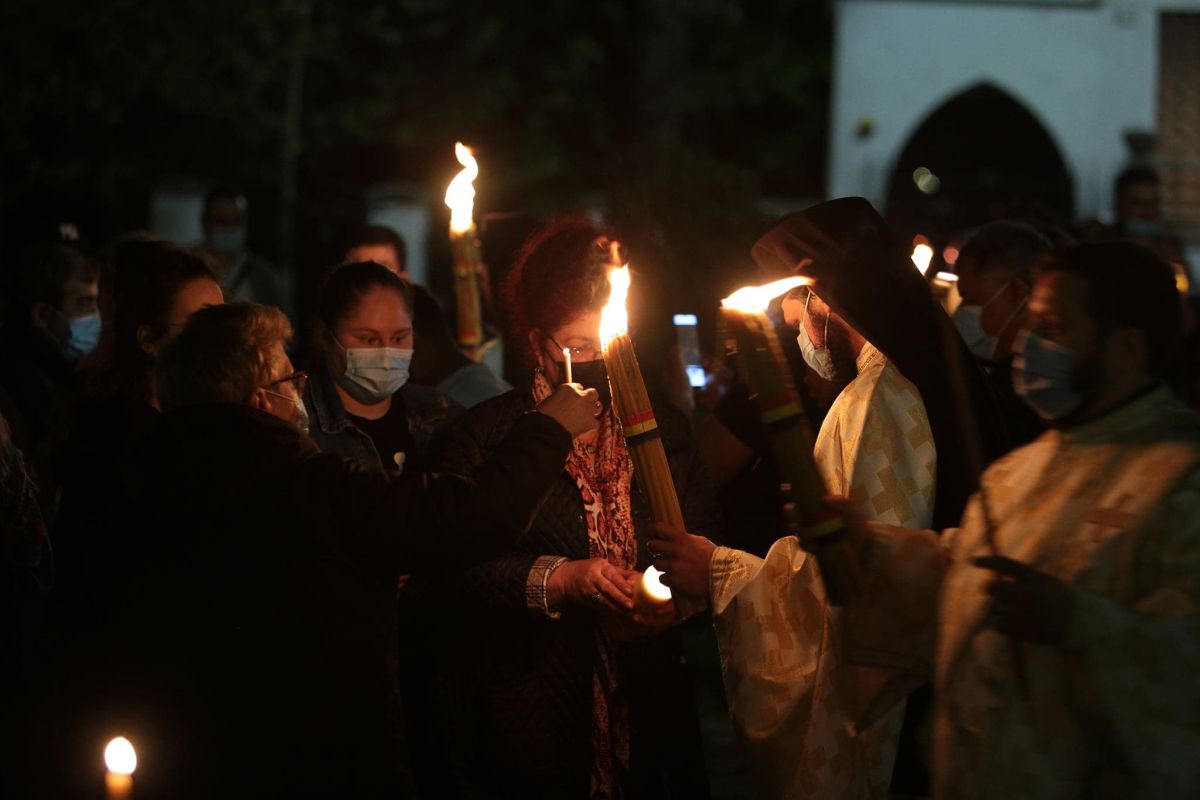 Ce le-a transmis credincioșilor Patriarhul Daniel, după slujba de Înviere