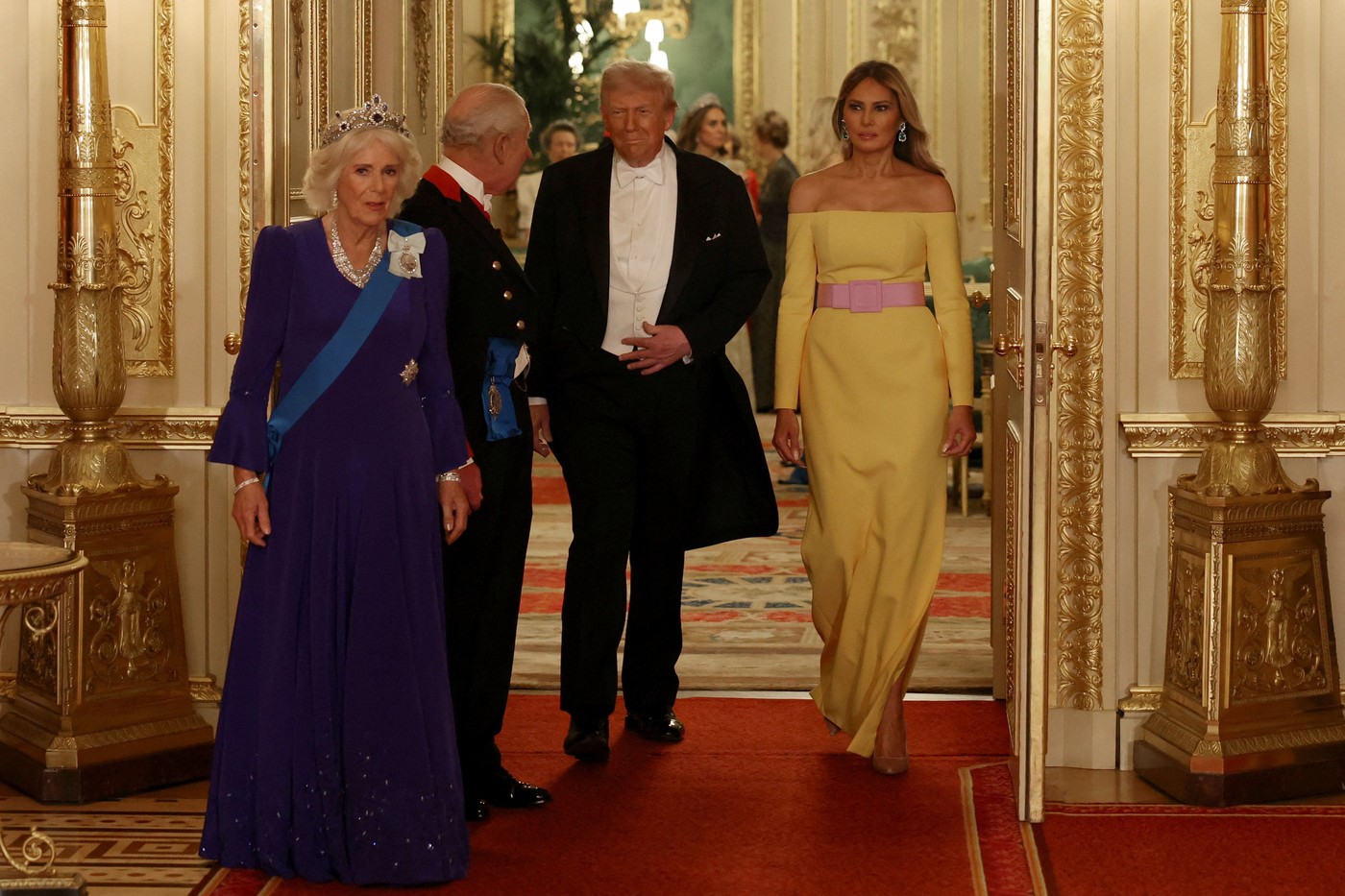 Imagini de la dineul dat de regele Charles pentru Donald Trump. Melania a încălcat protocolul cu rochia îndrăzneață, iar prințesa Kate a strălucit