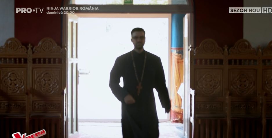 Surpriză pe scena de la Vocea României. Un arhidiacon la Arhiepiscopia Tomisului se vrea cântăreț | FOTO
