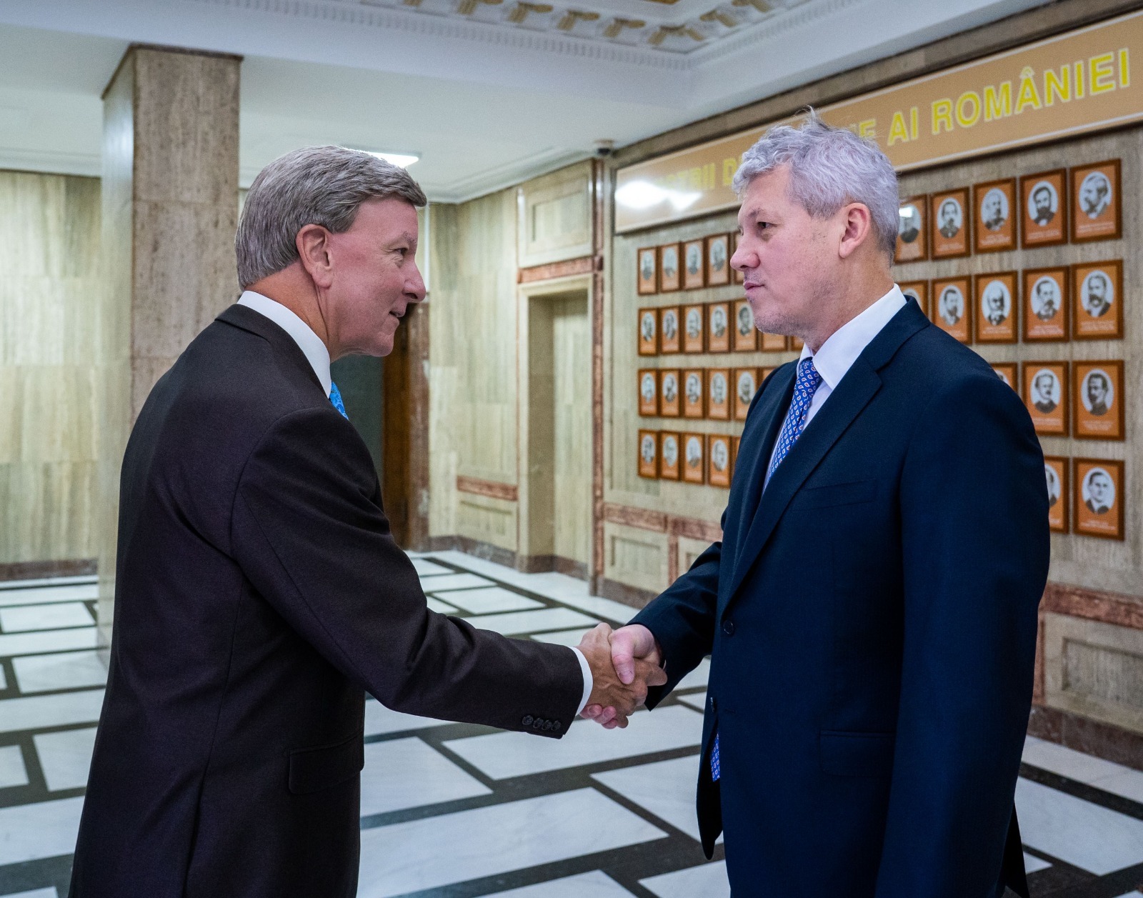 O delegație a Congresului SUA este în România și s-a întâlnit cu Cătălin Predoiu și Oana Țoiu, anunță MAI și MAE. De ce au venit americanii