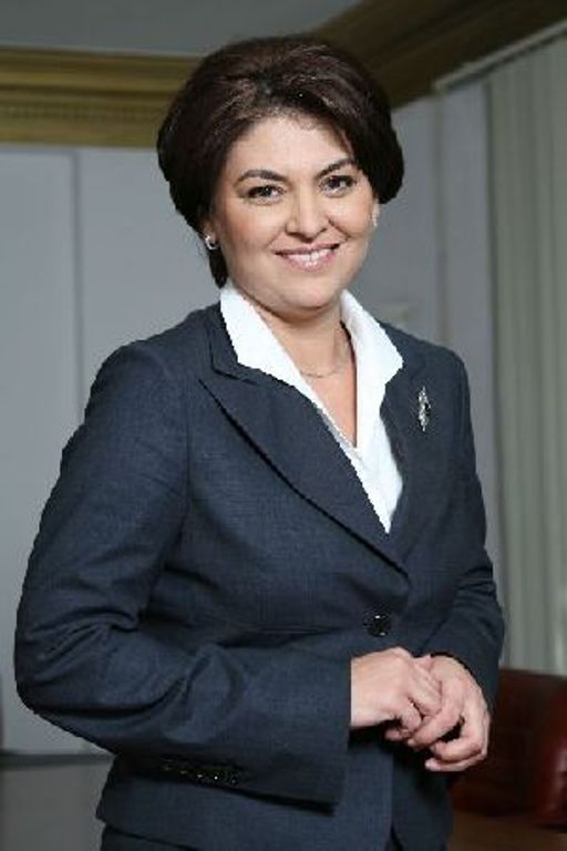 Cum arată soția lui Crin Antonescu și cu ce se ocupă. Adina Vălean a spus la TV ce soțul ei nu voia să se afle: „Este ca un foc de paie”