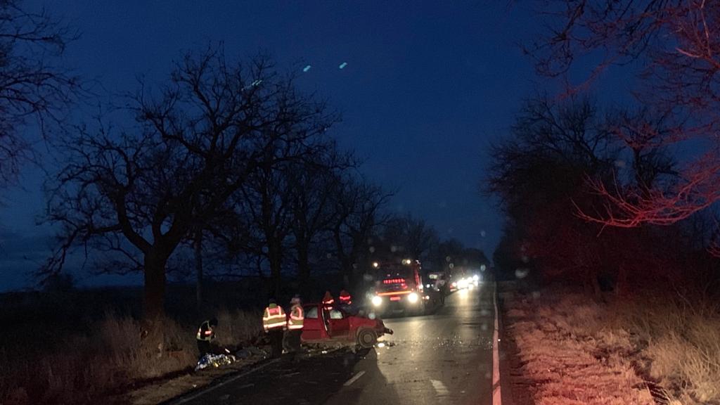 FOTO | Accident grav în Teleorman, în ziua de Crăciun. Doi tineri au murit, un al treilea este la spital / FOTO&VIDEO