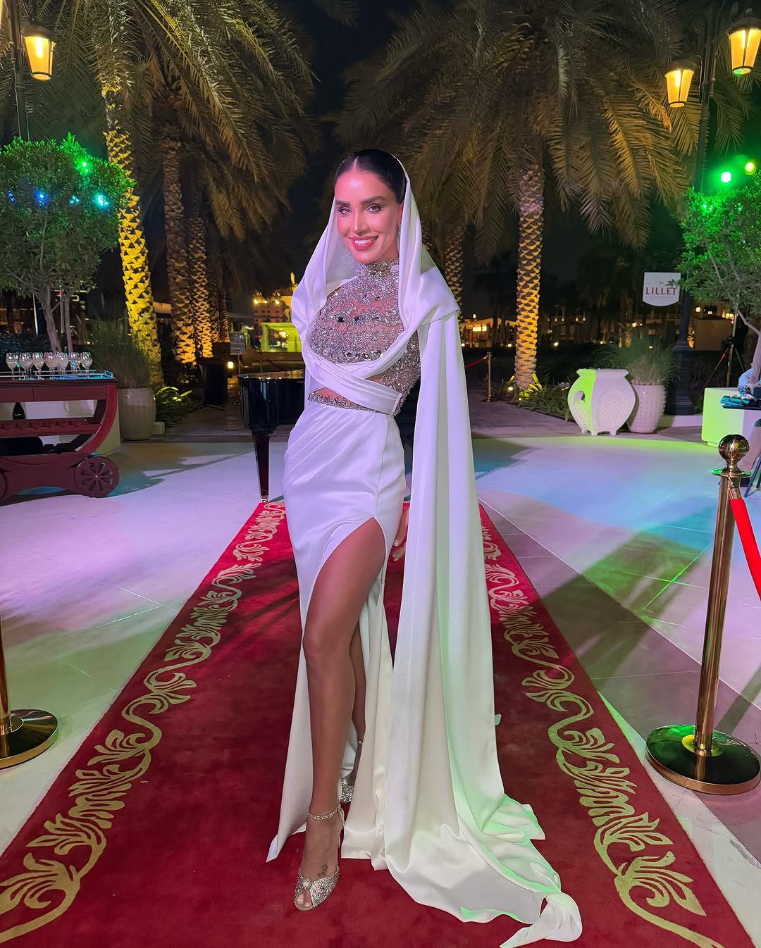 Cum a apărut Adelina Pestrițu îmbrăcată de Anul Nou. Imagini cu rochia spectaculoasă, special creată pentru ea