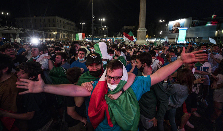 Fiesta la Roma după ce Italia s-a impus cu 3-0 în fața Turciei, în primul meci de la Euro 2020