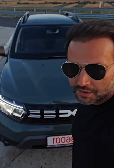 Mihai Morar le-a cumpărat mașină părinților lui. Prețul de pornire al autoturismului începe de la 18.800 de euro