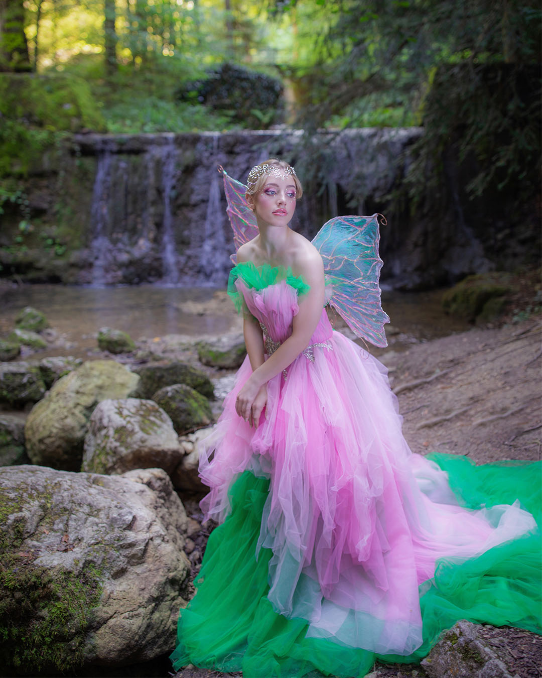 Raluca Antuca, fotografa specializată în stilul „fairytale”: „Estetica fantastică mă provoacă, îți permite să gândești în afara limitelor realității” | Interviu