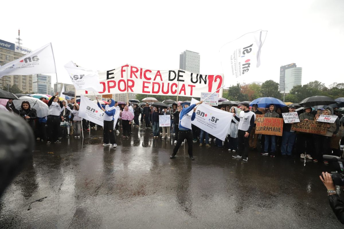 Anul universitar a început cu proteste ale studenților față de măsurile impuse de Guvernul Bolojan