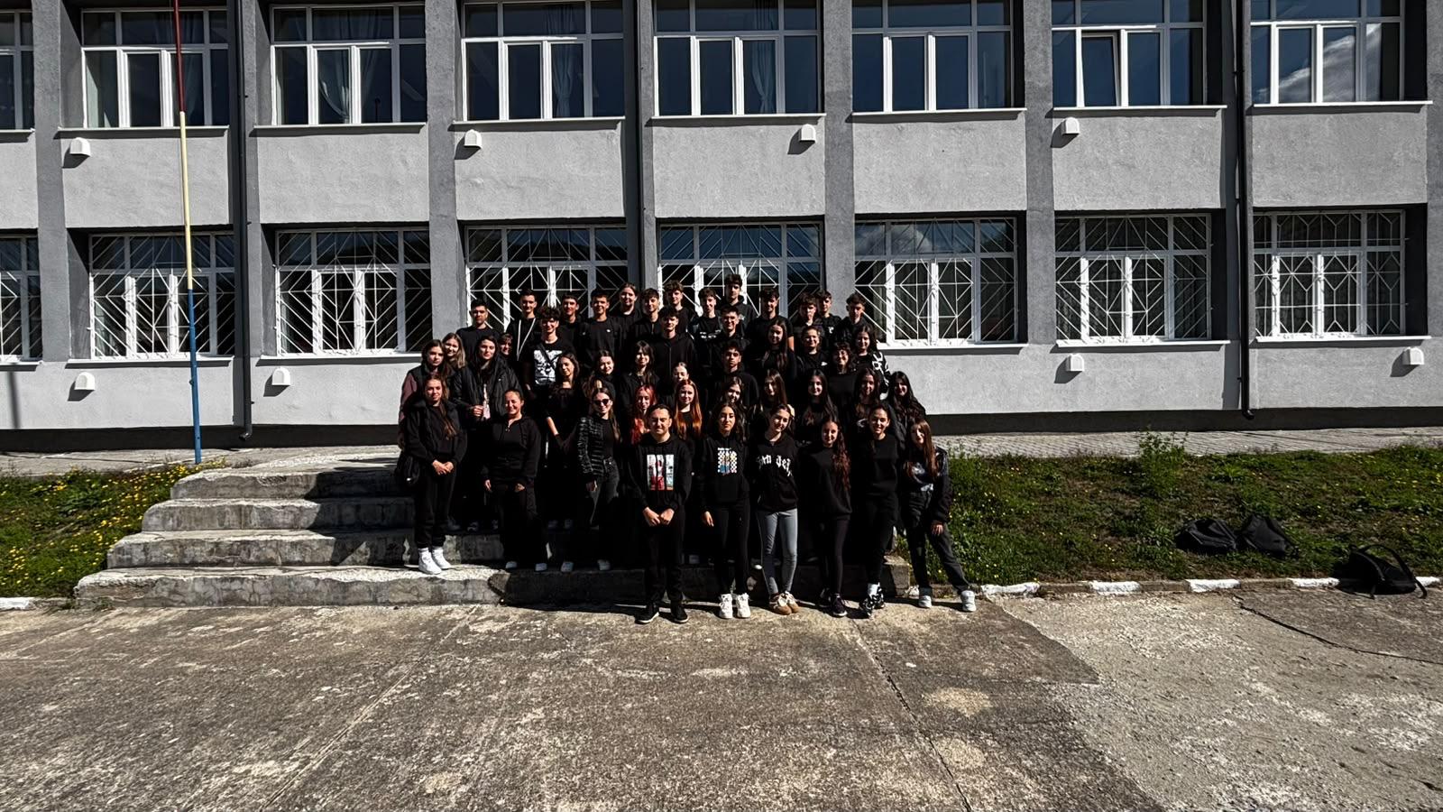 Protestul elevilor impotriva uniformelor scolare