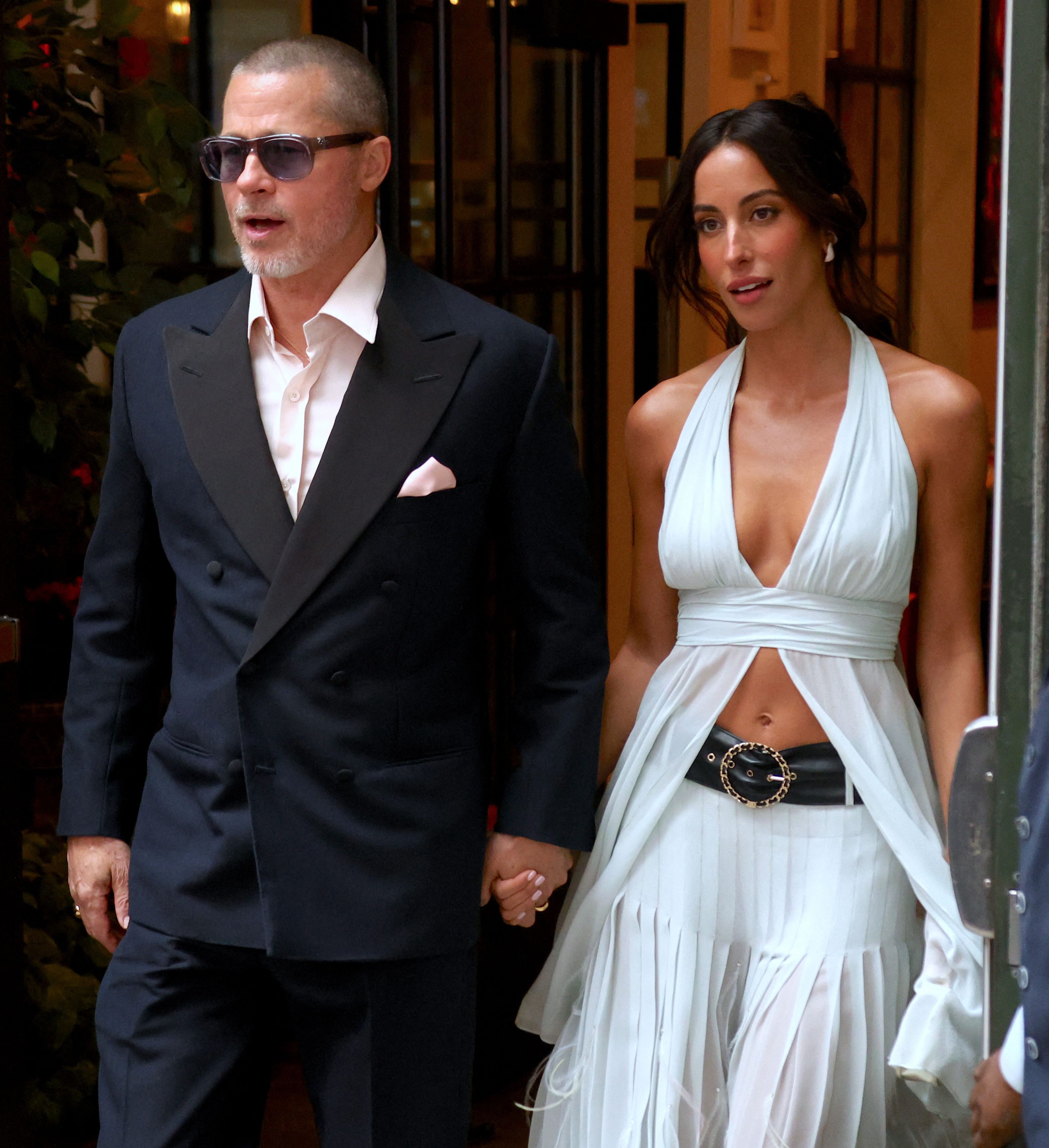 Primele imagini cu Brad Pitt și Ines de Ramon, iubita cu 29 de ani mai tânără, pe Instagram. Cuplul a făcut un nou pas în relație
