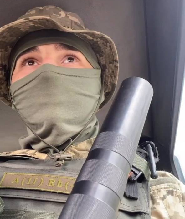 Confesiunea unui soldat de 20 de ani din batalionul Azov: „Nu suntem cyborgi. Nu suntem din metal sau granit. Sângerăm și simțim frica. Și totuși continuăm să luptăm”